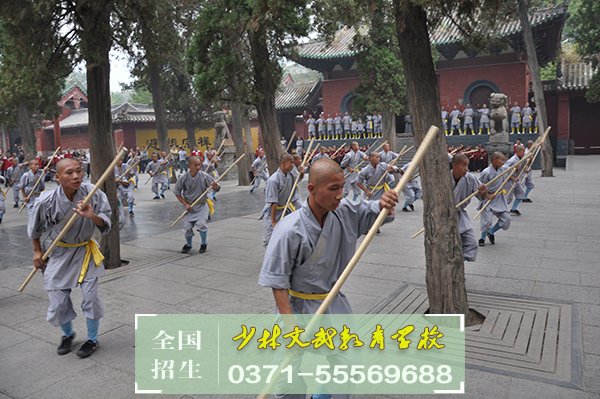 叛逆孩子學(xué)校迎5.4節(jié)目彩排